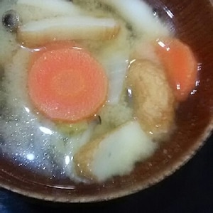 さつま揚げと白菜の味噌汁